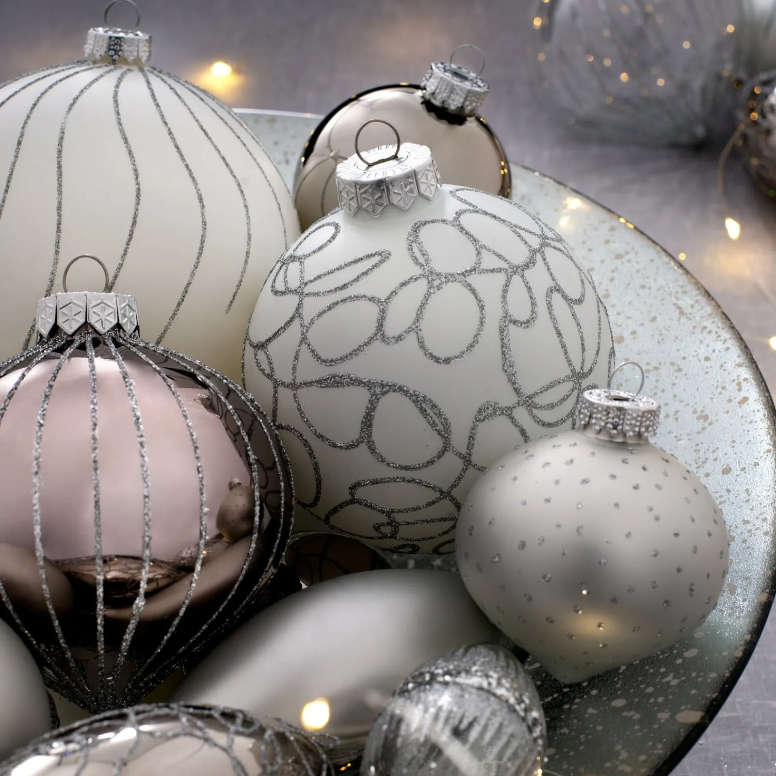 WeRChristmas Glass Baubles^Moonbeam Glass Baubles, 20 Pack