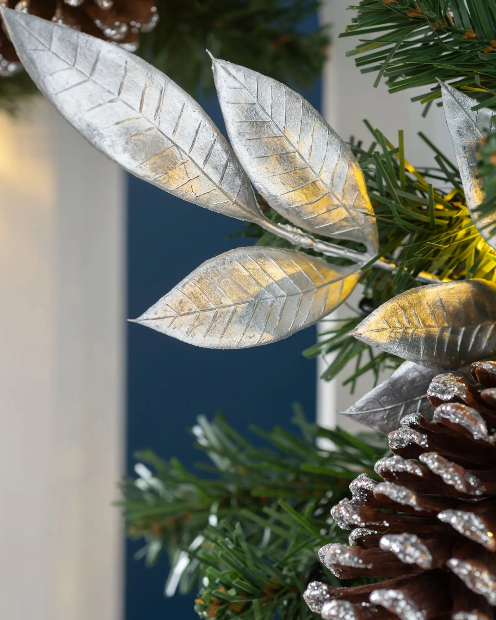 WeRChristmas Decorated Garlands|Pre Lit Garlands^Pre-Lit Decorated Garland, Silver/White, 9 Ft