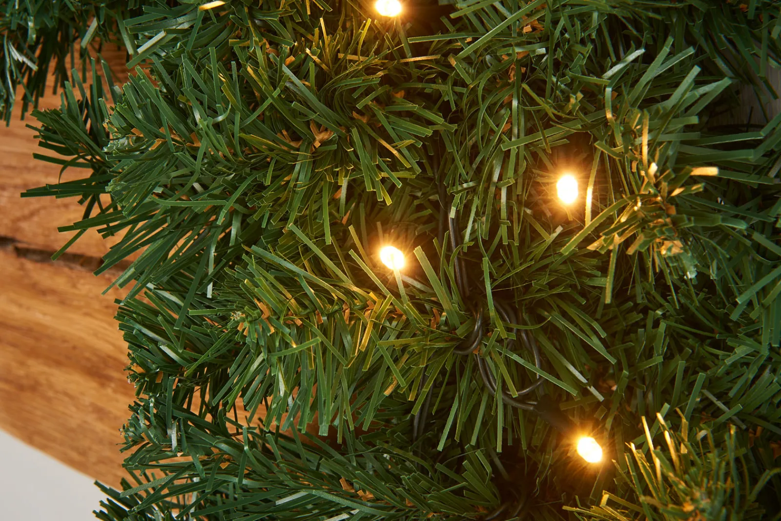 WeRChristmas Pre Lit Garlands^Pre-Lit Extra Thick Multi-Functional Pine Garland, 9 Ft