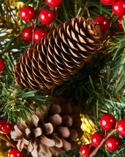 WeRChristmas Decorated Wreaths|Pre Lit Wreaths^Pre-Lit Extra Thick Wreath, Pinecones & Berries, 76 Cm