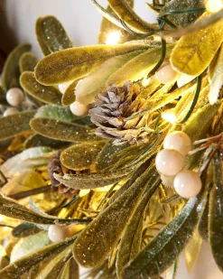 WeRChristmas Decorated Wreaths|Pre Lit Wreaths^Pre-Lit Frosted Mistletoe Wreath, 76 Cm