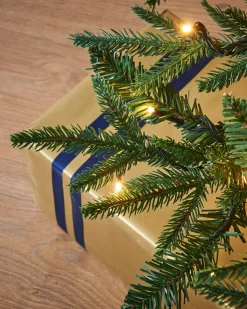 WeRChristmas Premium Christmas Trees|Pre Lit Christmas Trees^Pre-lit Grand Alaskan Fir Christmas Tree, 6 Ft