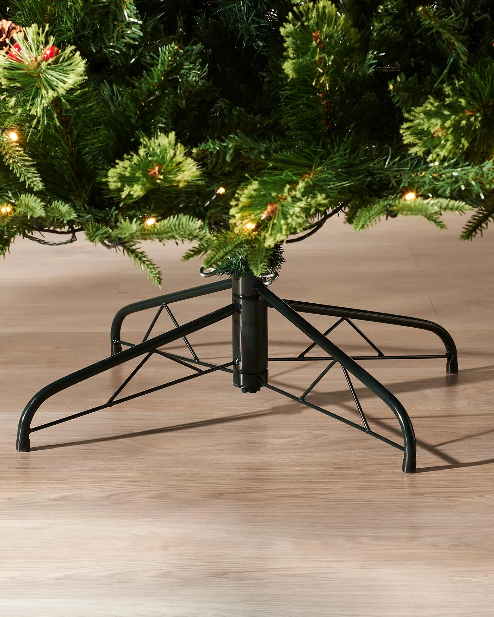 WeRChristmas Pre Lit Christmas Trees^Pre-Lit Victorian Mixed Tip Berries & Pinecones Christmas Tree, 7 Ft