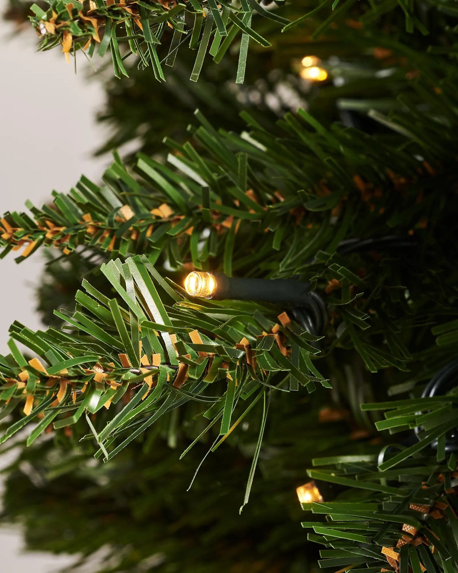 WeRChristmas Budget Christmas Trees|Pre Lit Christmas Trees^Pre-Lit Wall Mounted Tree, 3 Ft