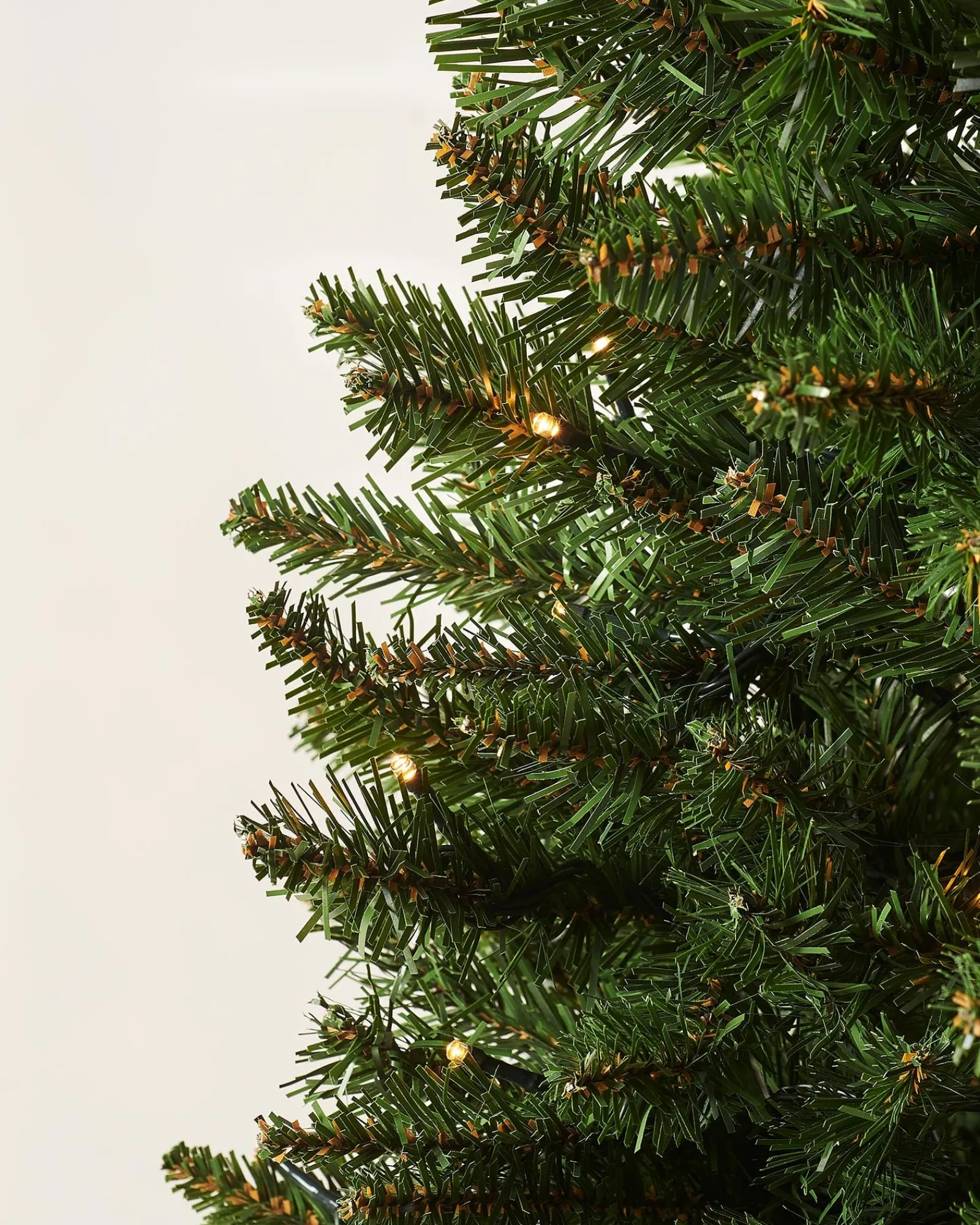 WeRChristmas Budget Christmas Trees|Pre Lit Christmas Trees^Pre-Lit Wall Mounted Tree, 3 Ft