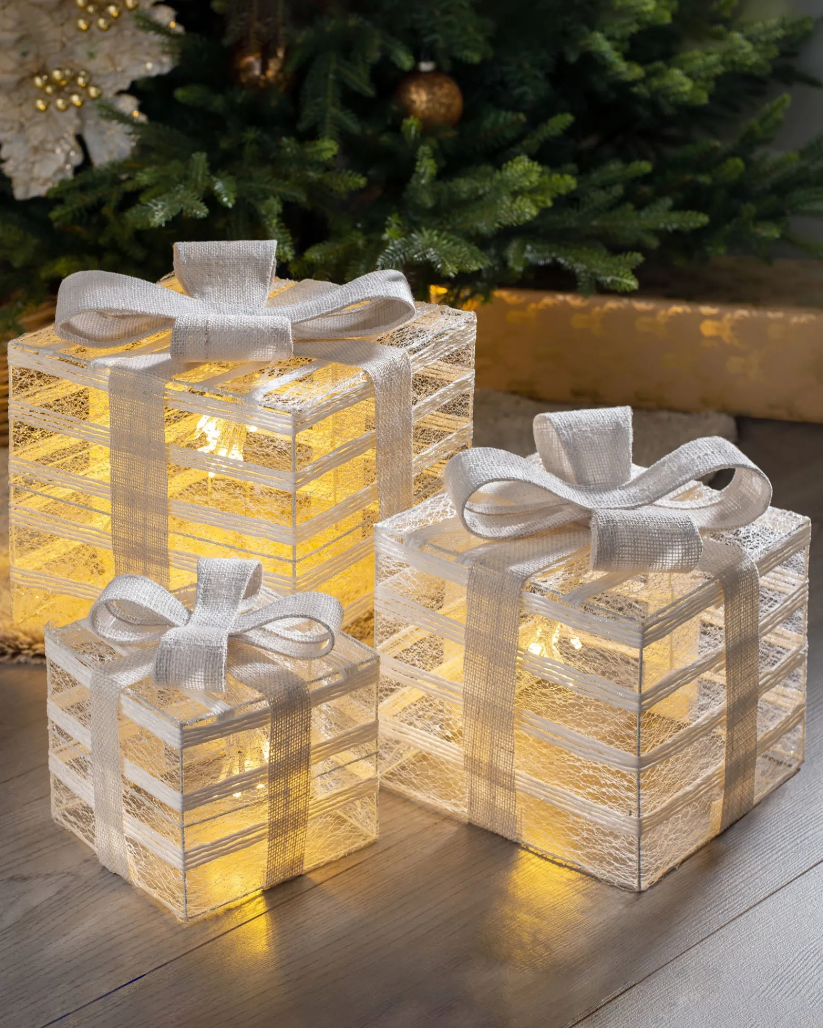 WeRChristmas Table Decorations^Set Of 3 Pre-Lit Paper String And Gauze Gift Boxes, 26 Cm