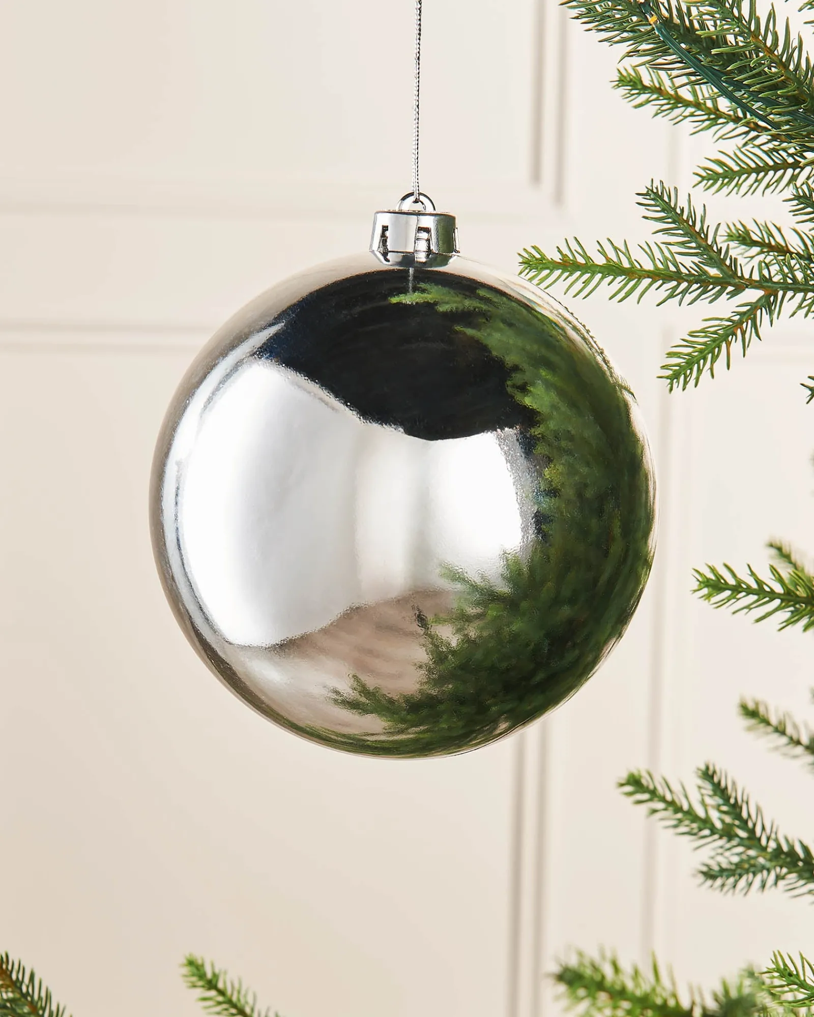WeRChristmas Oversized Baubles|Shatterproof Baubles^Silver Large Gloss Shatterproof Bauble, 15 Cm