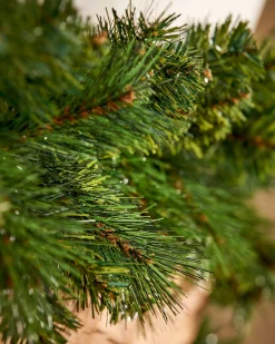 WeRChristmas Plain Garlands^Victorian Pine Garland, 9 Ft